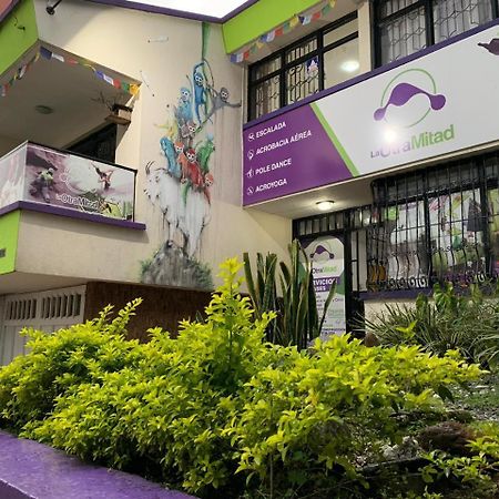 La Otra Mitad Hostel Армения Экстерьер фото