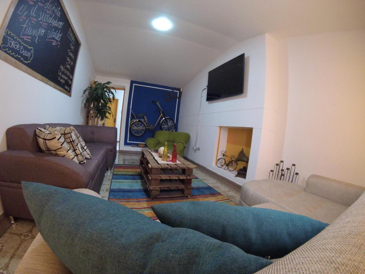 La Otra Mitad Hostel Армения Экстерьер фото